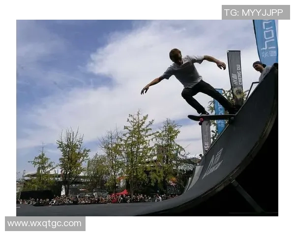 广州滑板队的奋斗与荣耀：极限运动联赛的精彩瞬间与突破历程