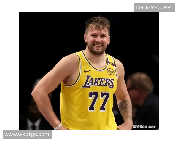 东契奇场均爆砍45+12+8成历史首人,里弗斯建议湖人送走詹姆斯 东契奇场均爆砍45+12+8成历史首人,里弗斯建议湖人送走詹姆斯